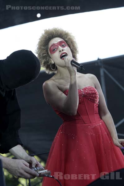 MARTINA TOPLEY BIRD - 2010-08-28 - SAINT CLOUD - Domaine National - Scene de l'Industrie - Martina Gillian Topley-Bird